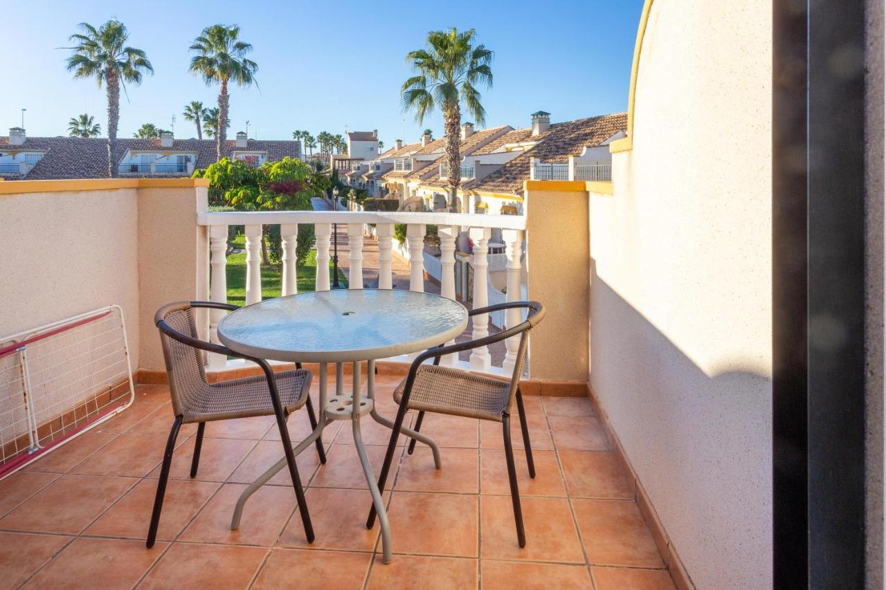 Pool-Side Townhouse In Cabo Roig Villa Orihuela Luaran gambar