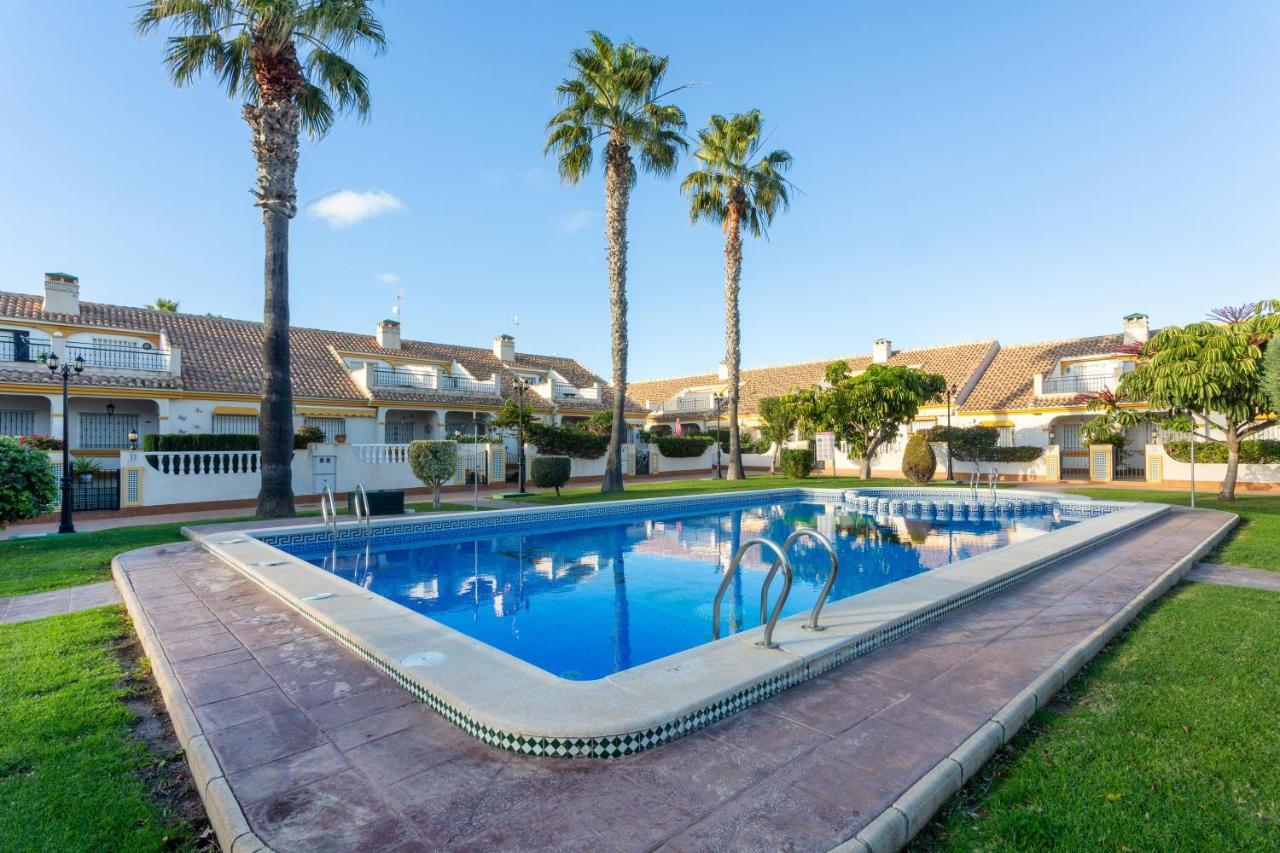 Pool-Side Townhouse In Cabo Roig Villa Orihuela Luaran gambar